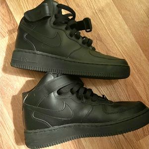 YOUTH NIKE AIR FORCE 1s HIGH TOPS